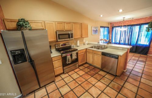 66 Monterey St, Gilbert AZ 85233-6331 exterior