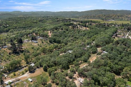 675 Starr Dust Ct, Lakeport CA  95453-6976 exterior