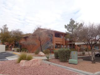 907 Mesquite Springs Dr, Mesquite, NV 89027-2325