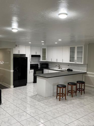 6970 2nd Ln, Hialeah, FL 33014-5312