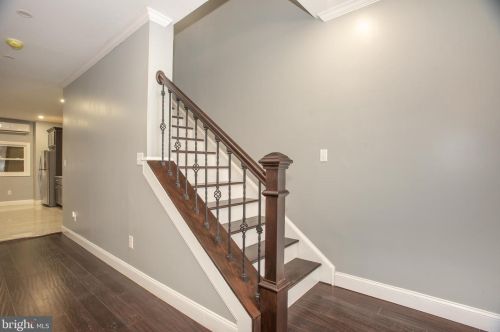 1004 7th St, Wilmington, DE 19805-3218