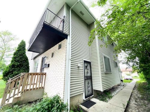 6806 Silver Spring Dr, Milwaukee, WI 53218-2923