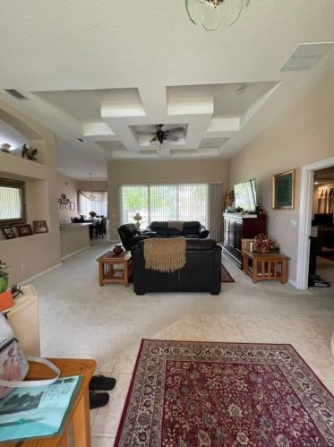 121 Brownstone Ln, Palm Coast, FL 32137-8752