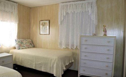 4742 Sandpiper Dr, Saint James City FL  33956-2833 exterior