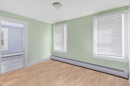 515 Davisville Rd, North Kingstown RI  02852-1761 exterior