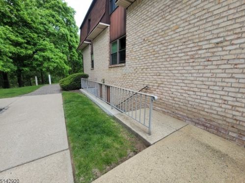 1412 Normandy Ct, Flemington NJ  08822-1850 exterior