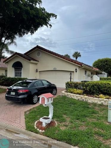 5072 Alencia Ct, Delray Beach, FL 33484-6666