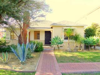 5705 Camellia Ave, North Hollywood CA  91601-1608 exterior