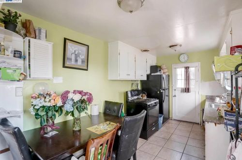 1517 51st Ave, Oakland CA 94601-5237 exterior