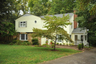 7105 Sherwood Dr, Knoxville, TN 37919-7308