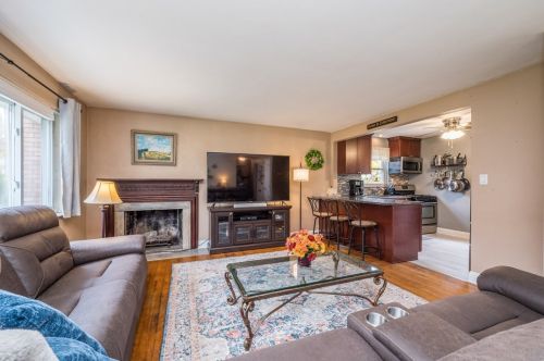 938 Dallett Rd, Pittsburgh, PA 15227-1346
