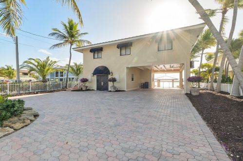 632 Island Dr, Key Largo FL  33037-4808 exterior
