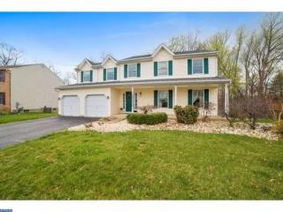 681 Highpointe Cir, Langhorne, PA 19047-5160