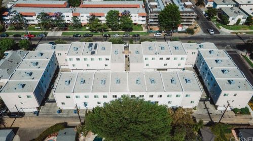 5664 Hazeltine Ave, Van Nuys CA  91423-2832 exterior