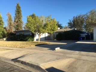 16257 Vallejo St, Victorville, CA 92395-3695