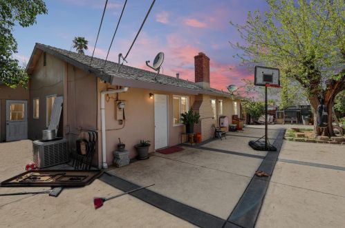 6840 Stoneman Dr, North Highlands, CA 95660-3755