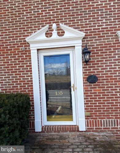 135 Church St, Woodstock VA  22664-1718 exterior