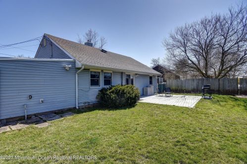 47 Charles Ter, Piscataway NJ  08854-5338 exterior