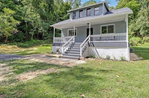 1060 Old Coal Hollow Rd, Verona, PA 15147-1834