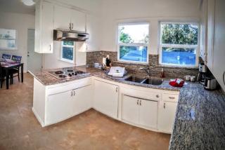 93 19th St, San Jose CA  95116-2204 exterior