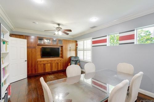 24306 Foxglove Pl, Santa Clarita CA  91354-4922 exterior