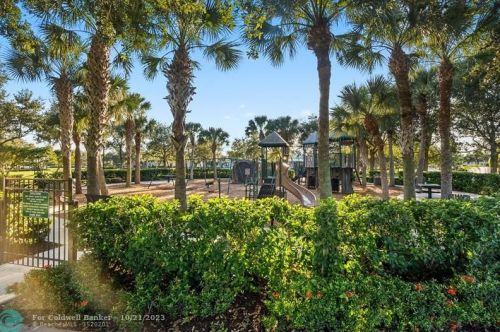 10491 Waterway Ln, Fort Pierce FL  34987-2521 exterior