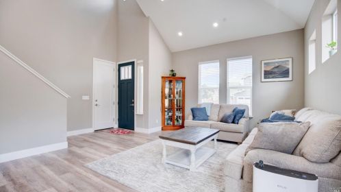 2133 Vintage Cir, Santa Rosa CA  95404-1350 exterior