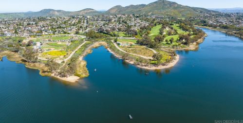 4800 Williamsburg Ln, La Mesa CA  91942-8611 exterior