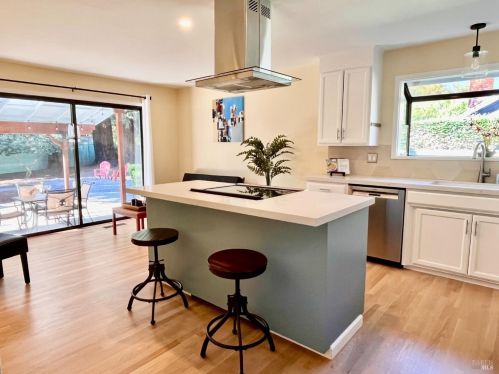 2612 Tamarisk Ct, Santa Rosa CA  95405-8413 exterior