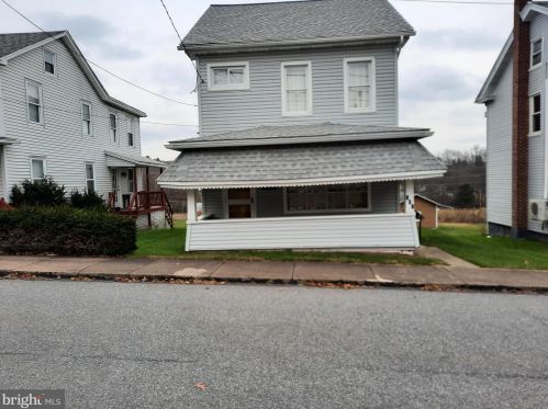 141 Lauderburn Ave, Weatherly, PA 18255-1004