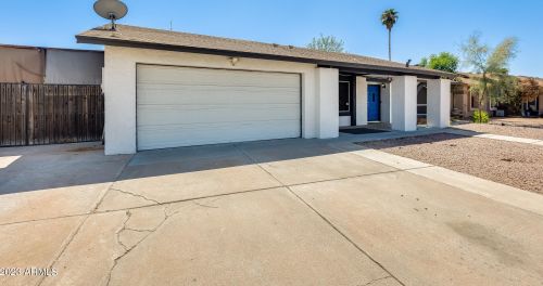 615 Kilarea Ave, Mesa, AZ 85210-6812