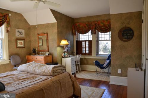 205 Lippincott Ave, Riverton NJ  08077-1309 exterior