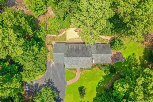 2018 Shannon Dr, Sanford, NC 27330-8230