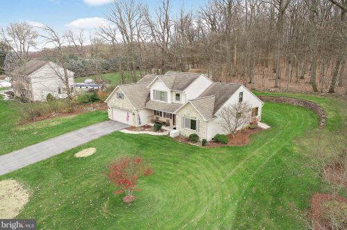 25 Forest Ridge Ct, Red Lion PA 17356-8448 exterior