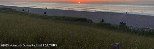 1820 Pennsylvania Ave, Pelican Island NJ  08751-1545 exterior