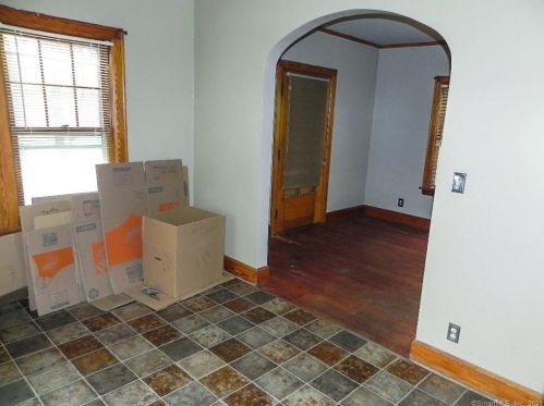 8 Lockwood Ln, Norwalk CT  06851-5818 exterior