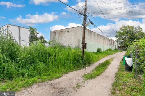 1040 Langham Ave, Camden NJ  08103-2735 exterior