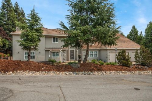 18660 Castle Lake Dr, Morgan Hill, CA 95037-9472