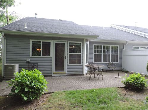 263 Glen Dr, Panamoka, NY 11961-1636