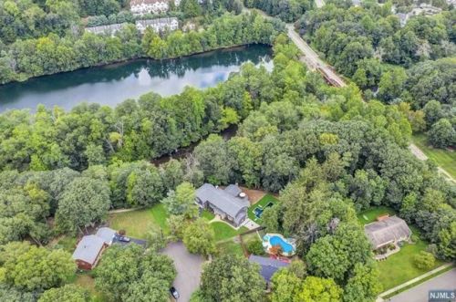 32 Brandywine Pl, Oakland NJ  07436-2321 exterior