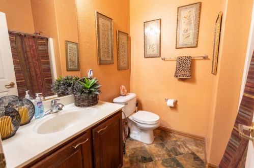 2431 Emerald Lake Ln, Elk Grove CA  95758-3608 exterior