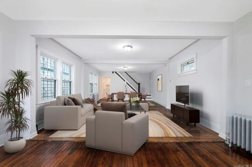 117-22 199th St, Jamaica, NY 11412-2122