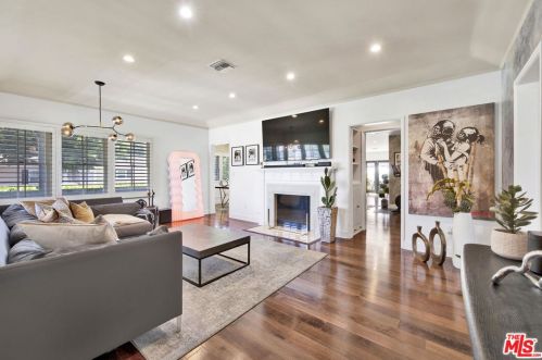12202 Hartsook St, North Hollywood CA  91601-3961 exterior