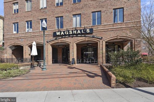 4201 Cathedral Ave, Washington DC  20016-4901 exterior