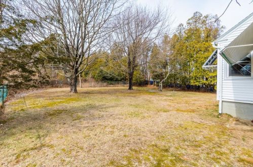 996 Hartford Tpke, Waterford CT  06385-4035 exterior