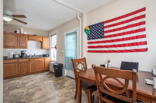 111 Eldridge St, Manchester CT  06040-5551 exterior