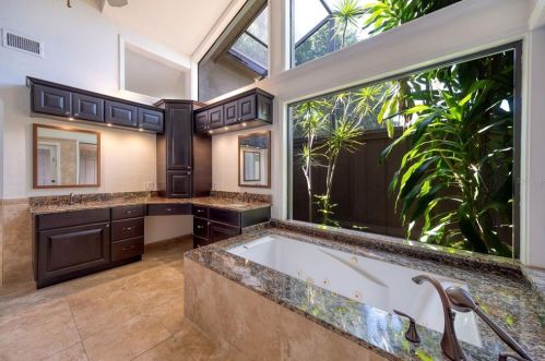 552 Lake Ave, Altamonte Springs FL  32701-3639 exterior