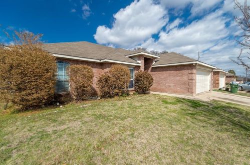 2108 Cancun Dr, Midlothian, TX 76063-8533