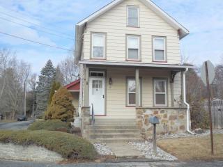 19 Independence St, Washington, NJ 07882-1007