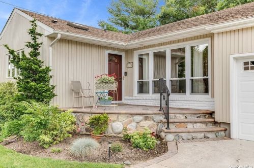 3876 Mill Rd, Seaford, NY 11783-1838